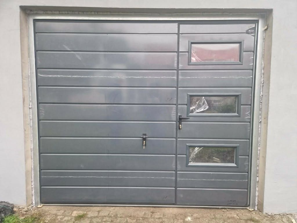 Brama garażowa uchylna grafitowa